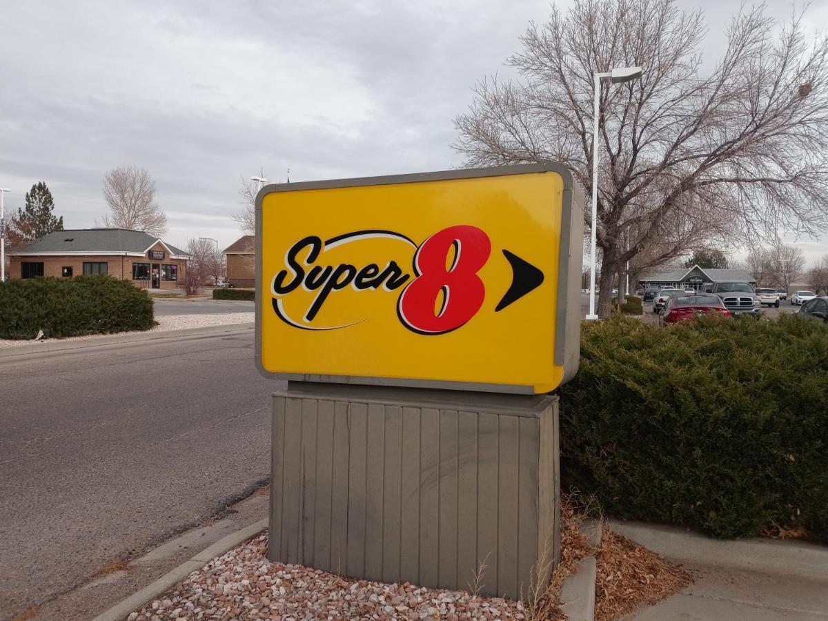 Super 8 By Wyndham Windsor Hotel Ngoại thất bức ảnh
