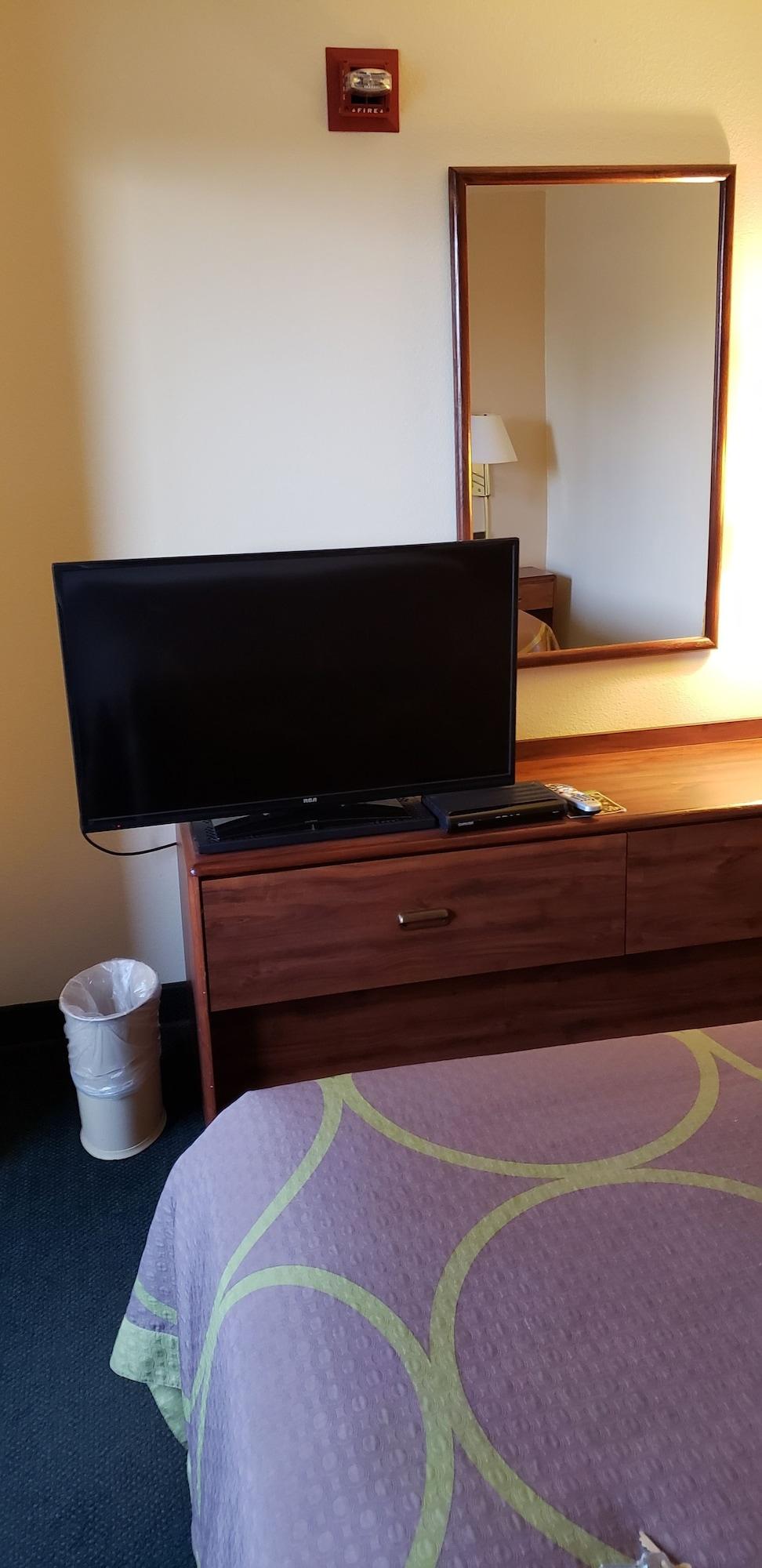 Super 8 By Wyndham Windsor Hotel Ngoại thất bức ảnh